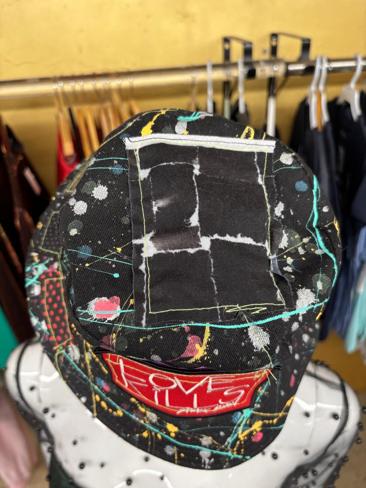 Love Kills - Bucket Hat print detail